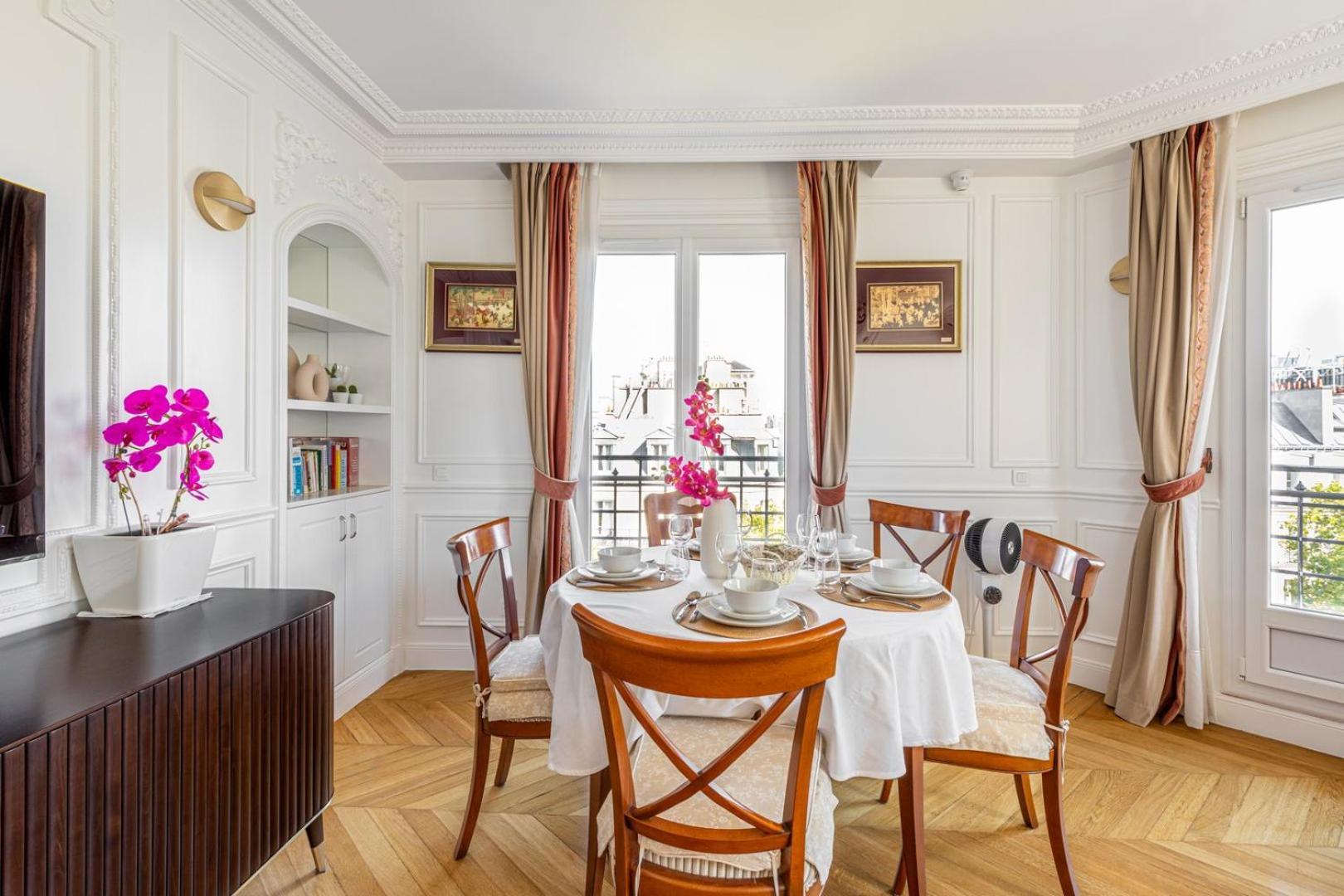 Guestready - Charming Near Museum Of Illusion Parijs