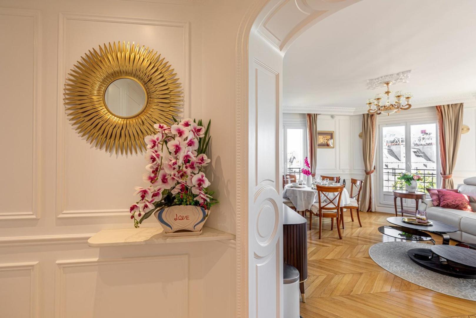 Guestready - Charming Near Museum Of Illusion * Parijs