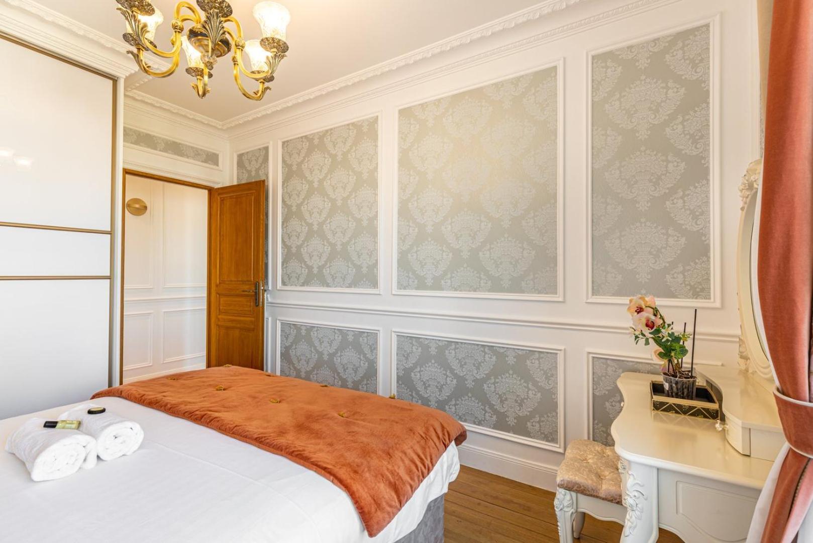 Guestready - Charming Near Museum Of Illusion Parijs